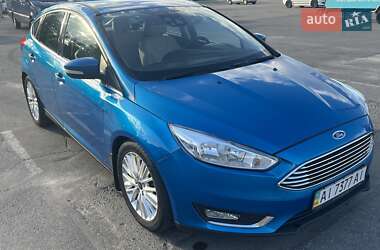 Хэтчбек Ford Focus 2015 в 