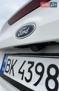 Седан Ford Focus 2016 в 
