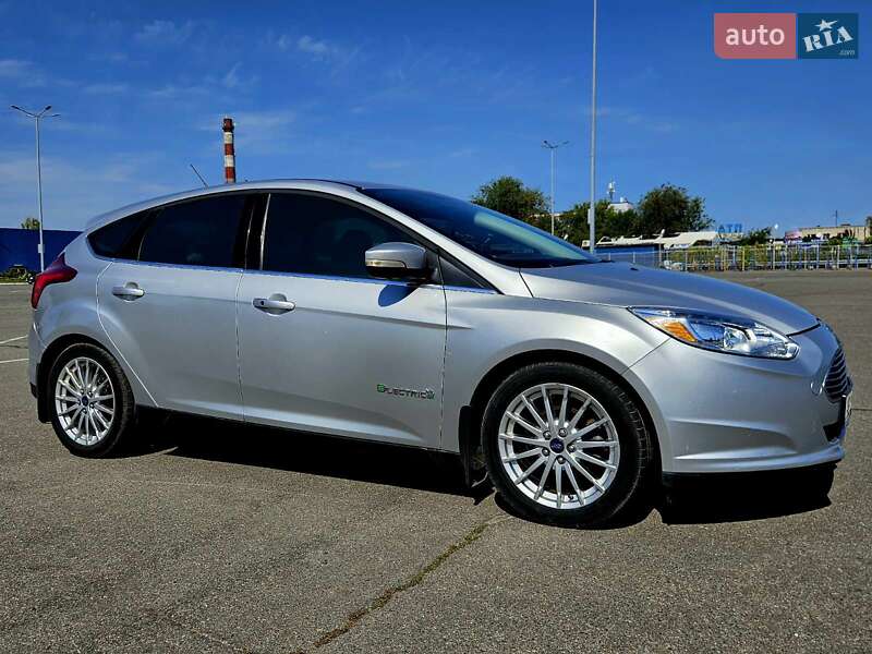 Хэтчбек Ford Focus 2012 в Днепре фото 13 Хэтчбек Ford Focus 2012 в Днепре