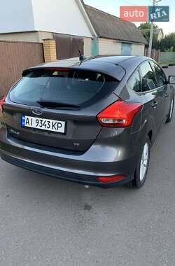 Хэтчбек Ford Focus 2015 в 