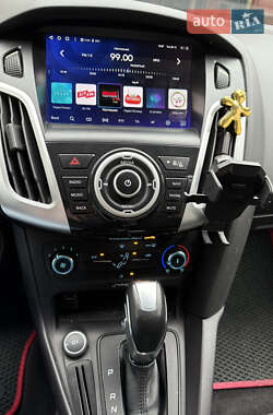 Хэтчбек Ford Focus 2015 в 