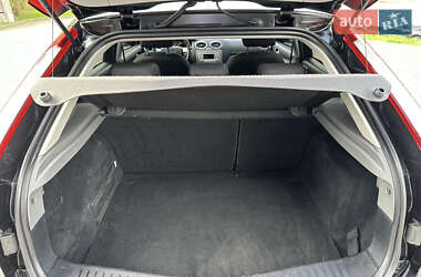 Хэтчбек Ford Focus 2010 в 