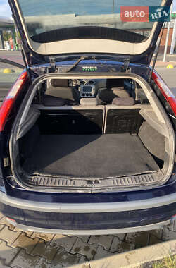 Хэтчбек Ford Focus 2006 в 