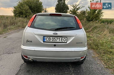 Хэтчбек Ford Focus 2004 в 