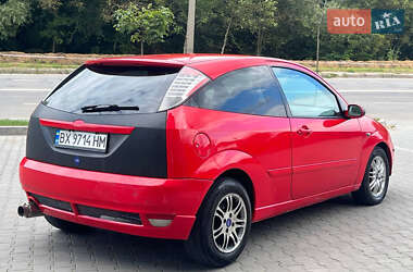 Хэтчбек Ford Focus 2000 в 