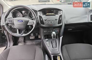 Хэтчбек Ford Focus 2015 в 