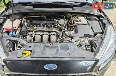 Хэтчбек Ford Focus 2015 в 