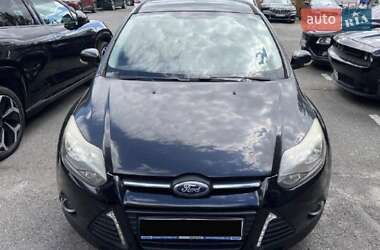 Хэтчбек Ford Focus 2012 в 