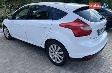 Хэтчбек Ford Focus 2013 в 