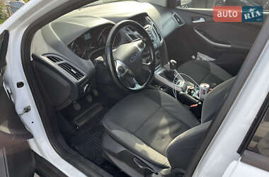 Хэтчбек Ford Focus 2013 в 
