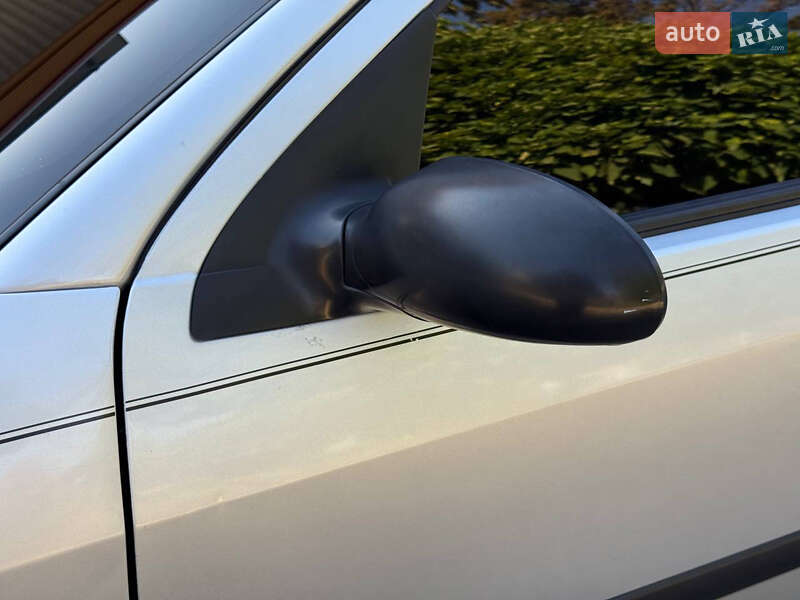 Седан Ford Focus 2003 в Днепре