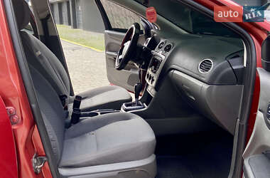 Хэтчбек Ford Focus 2006 в 