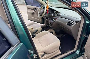 Седан Ford Focus 2000 в 