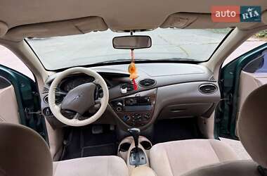 Седан Ford Focus 2000 в 