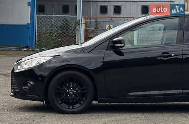 Хэтчбек Ford Focus 2014 в 