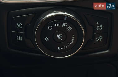Хэтчбек Ford Focus 2014 в 