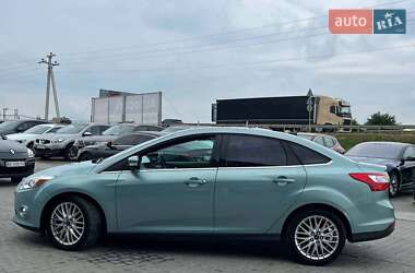 Седан Ford Focus 2011 в 