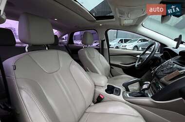 Седан Ford Focus 2011 в 