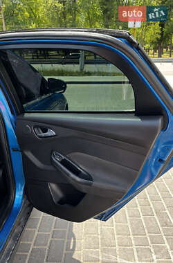 Хэтчбек Ford Focus 2014 в 