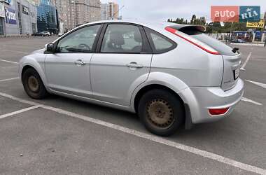 Хэтчбек Ford Focus 2010 в 