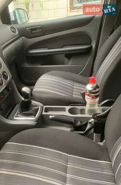 Хэтчбек Ford Focus 2010 в 