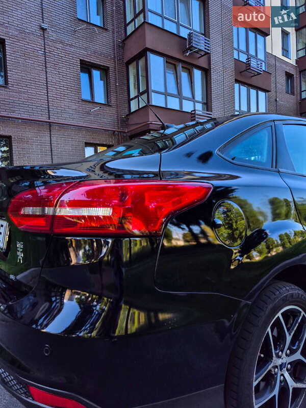 Седан Ford Focus 2017 в Чернигове