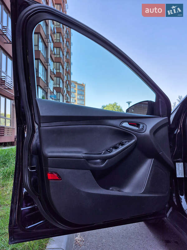 Седан Ford Focus 2017 в Чернигове