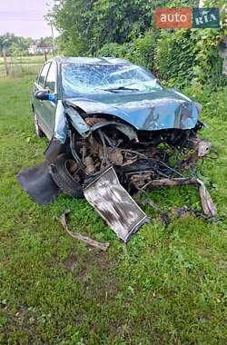 Седан Ford Focus 2000 в 