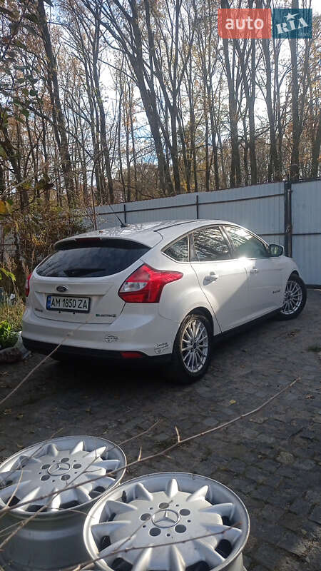 Хэтчбек Ford Focus 2012 в Житомире фото 2 Хэтчбек Ford Focus 2012 в Житомире