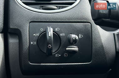 Хэтчбек Ford Focus 2010 в 