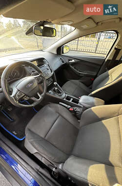 Хэтчбек Ford Focus 2015 в 