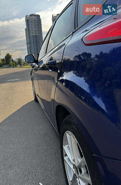 Хэтчбек Ford Focus 2015 в 