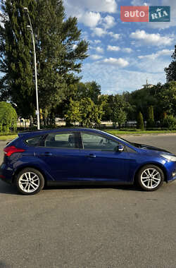 Хэтчбек Ford Focus 2015 в 