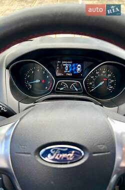 Седан Ford Focus 2014 в 