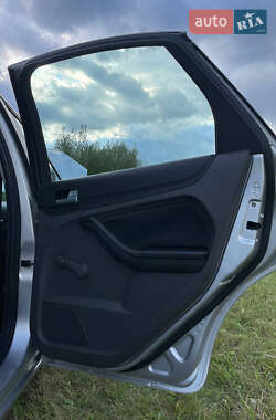 Хэтчбек Ford Focus 2007 в 