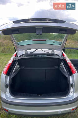 Хэтчбек Ford Focus 2007 в 