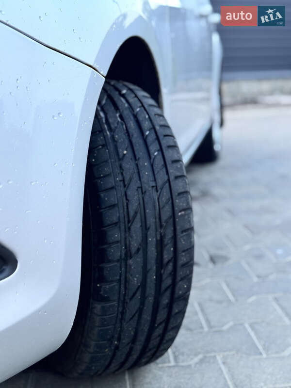 Хэтчбек Ford Focus 2011 в Умани