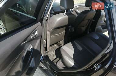 Хэтчбек Ford Focus 2011 в 