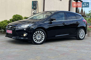 Хэтчбек Ford Focus 2012 в 