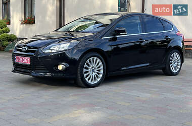 Хэтчбек Ford Focus 2012 в 
