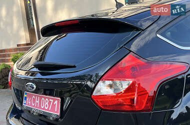 Хэтчбек Ford Focus 2012 в 