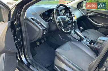 Хэтчбек Ford Focus 2012 в 
