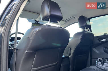 Хэтчбек Ford Focus 2012 в 