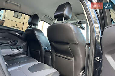 Хэтчбек Ford Focus 2012 в 