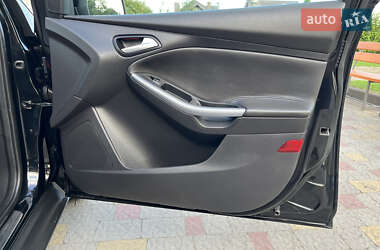 Хэтчбек Ford Focus 2012 в 