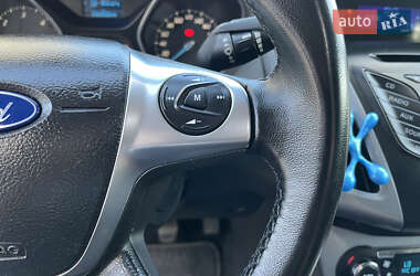 Хэтчбек Ford Focus 2012 в 