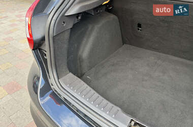 Хэтчбек Ford Focus 2012 в 