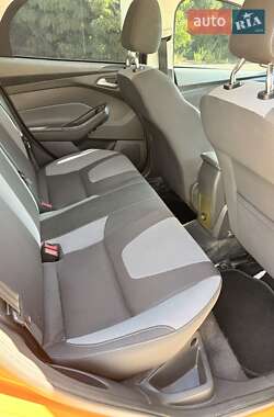 Седан Ford Focus 2012 в 