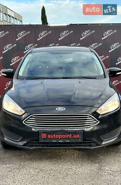 Седан Ford Focus 2015 в 