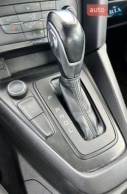 Седан Ford Focus 2015 в 